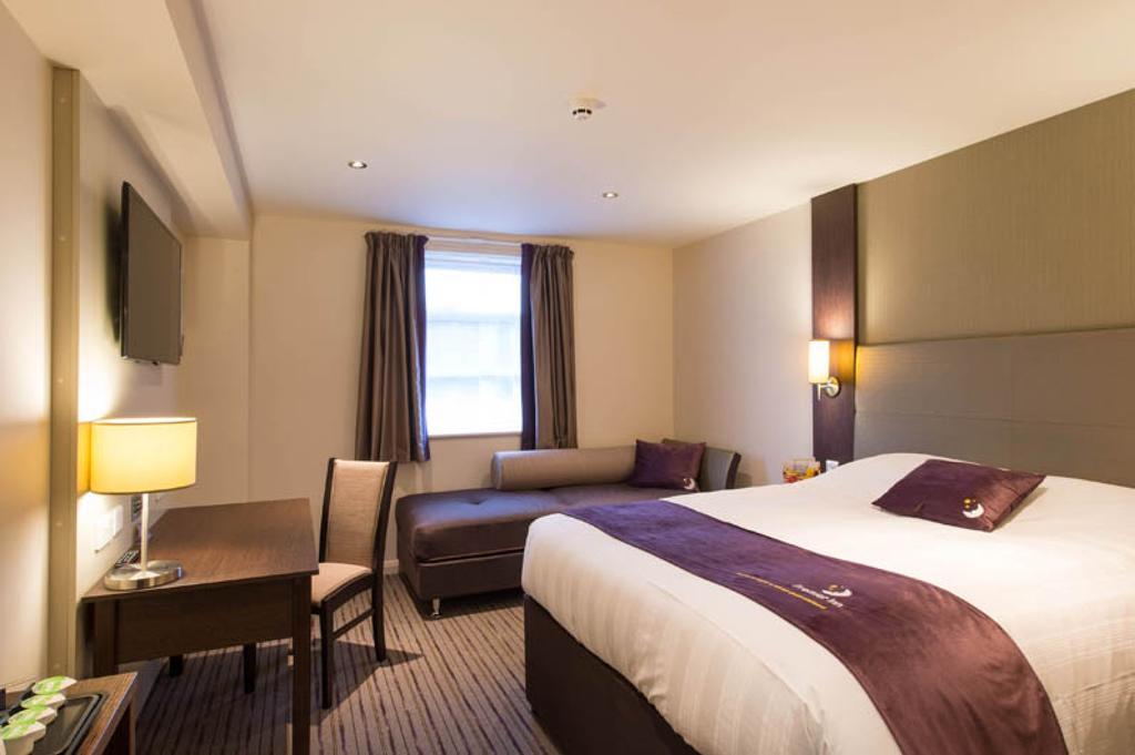 Premier Inn Lancaster Ngoại thất bức ảnh