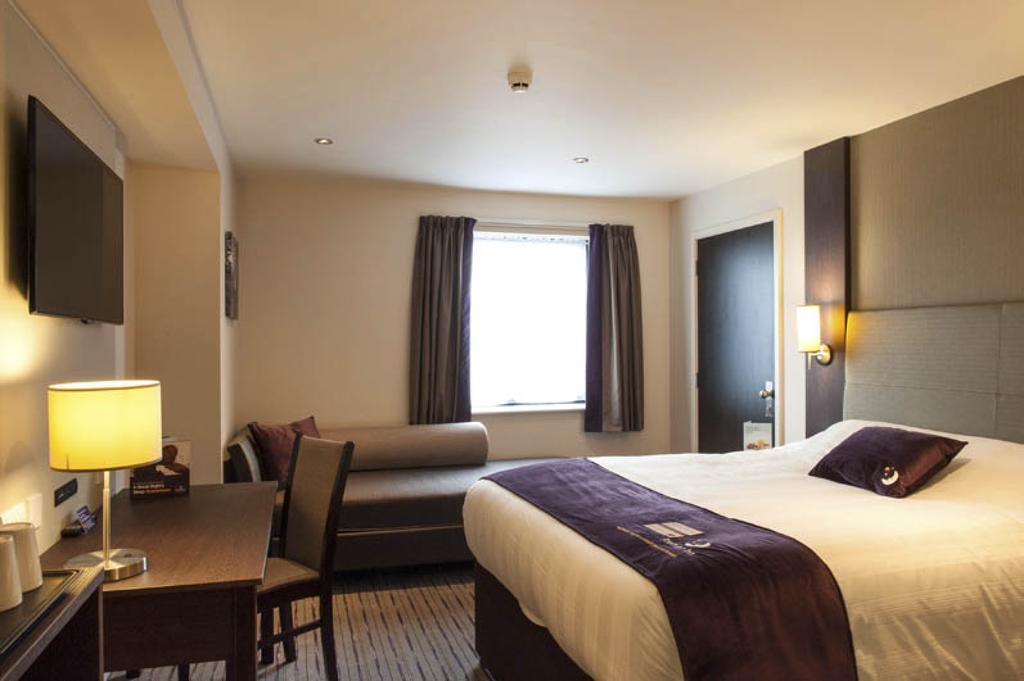 Premier Inn Lancaster Ngoại thất bức ảnh