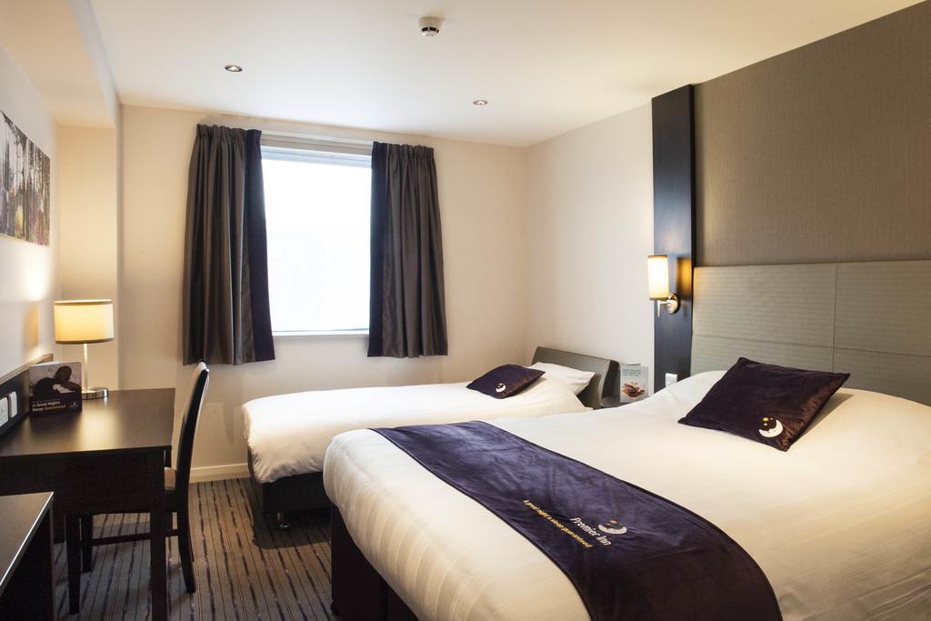 Premier Inn Lancaster Ngoại thất bức ảnh