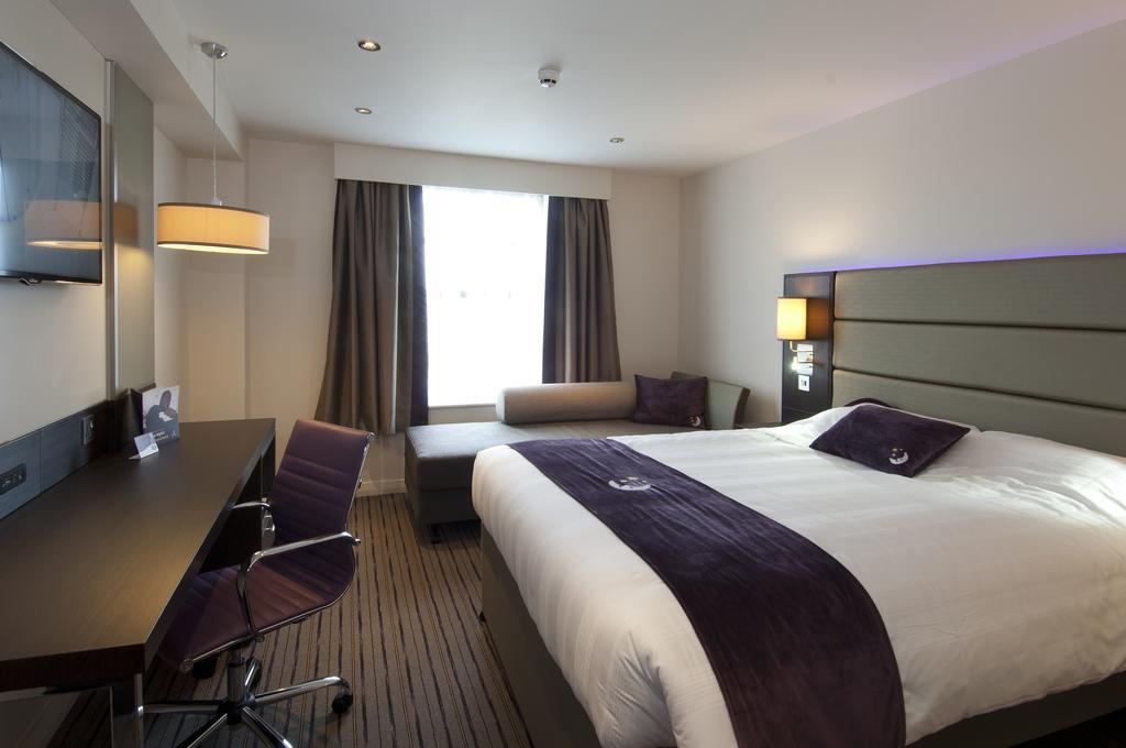 Premier Inn Lancaster Ngoại thất bức ảnh