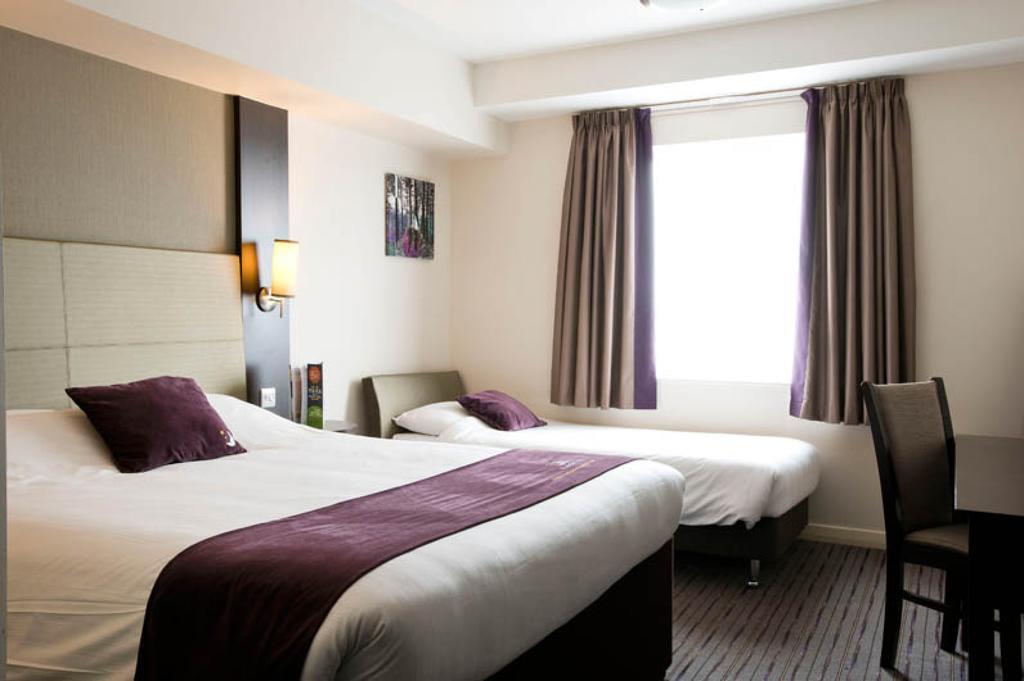 Premier Inn Lancaster Ngoại thất bức ảnh