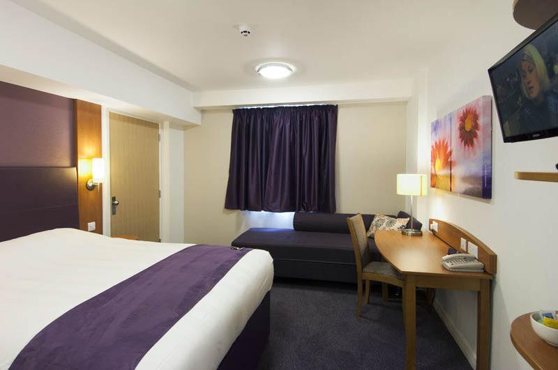 Premier Inn Lancaster Ngoại thất bức ảnh